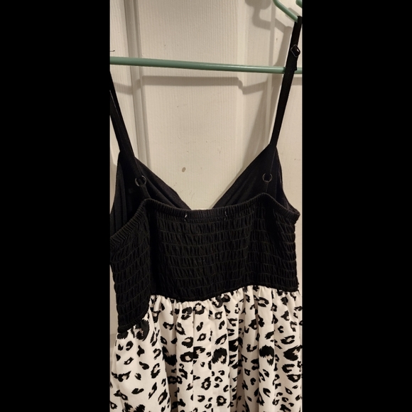 Patterned Mini Dress - Picture 4 of 6